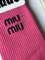 جوراب اسپرت ساق کوتاه طرح Miu miu - تصویر 4