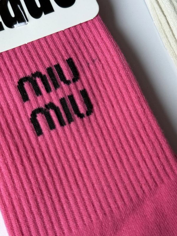 جوراب اسپرت ساق کوتاه طرح Miu miu - تصویر 4
